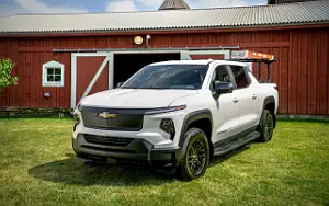 Chevrolet Silverado EV WT Crew Cab (Summit White)  