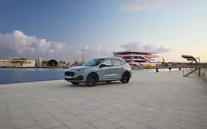 Ford Kuga Plug-In Hybrid Graphite Tech Edition EU-spec  