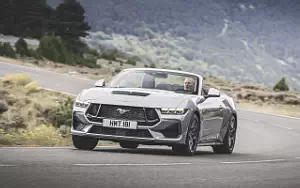 Ford Mustang GT Convertible EU-spec  