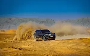 Off Road 4x4 Rolls-Royce Cullinan UAE-spec  